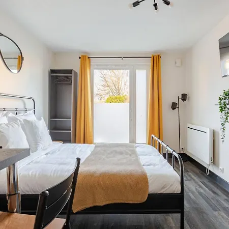 La Factory, Parking Et Tram * Illkirch-Graffenstaden